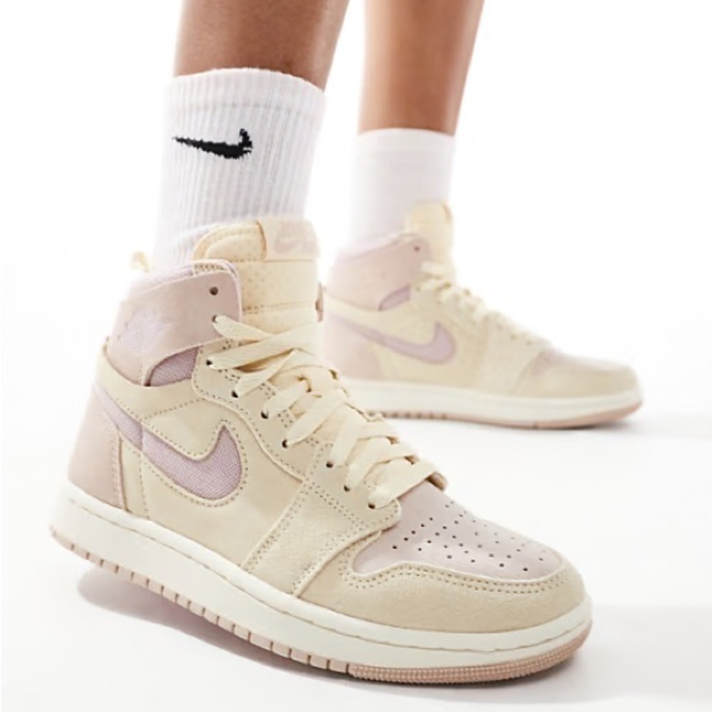 Jordan 1 zoom high Cmft 2
Brand new